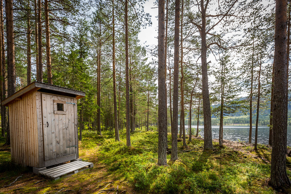 Outdoor composting toilet