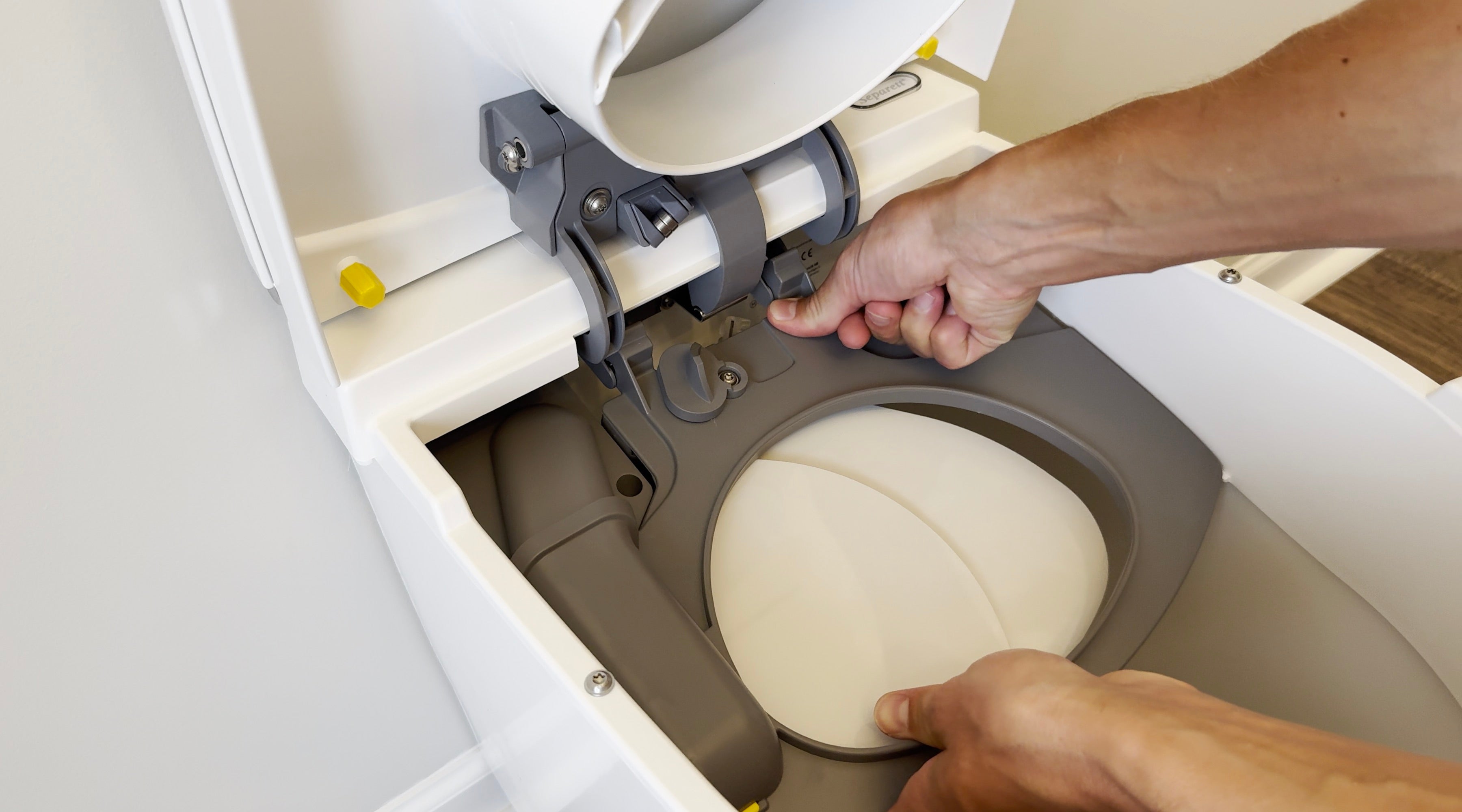 Load video: Introduction to Separett Tiny with Urine Container